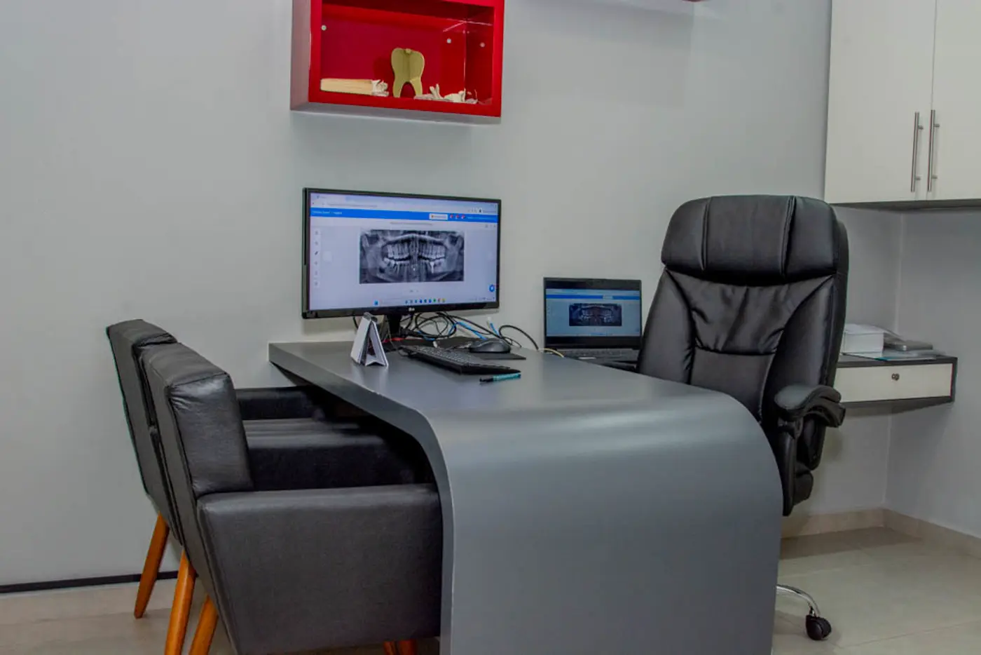 Sala de planejamento digital — Clínica Dr. Leandro Cardoso
